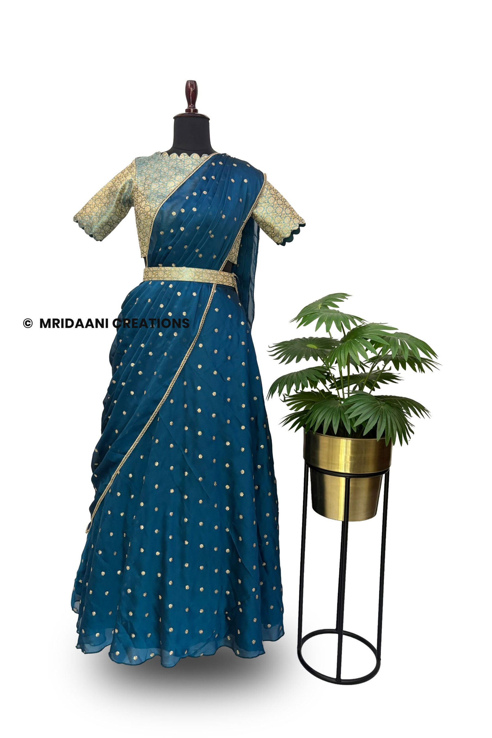 cl12.jpg SITARA – Brocade & Chiffon Embroidered Lehenga Set - Image 1