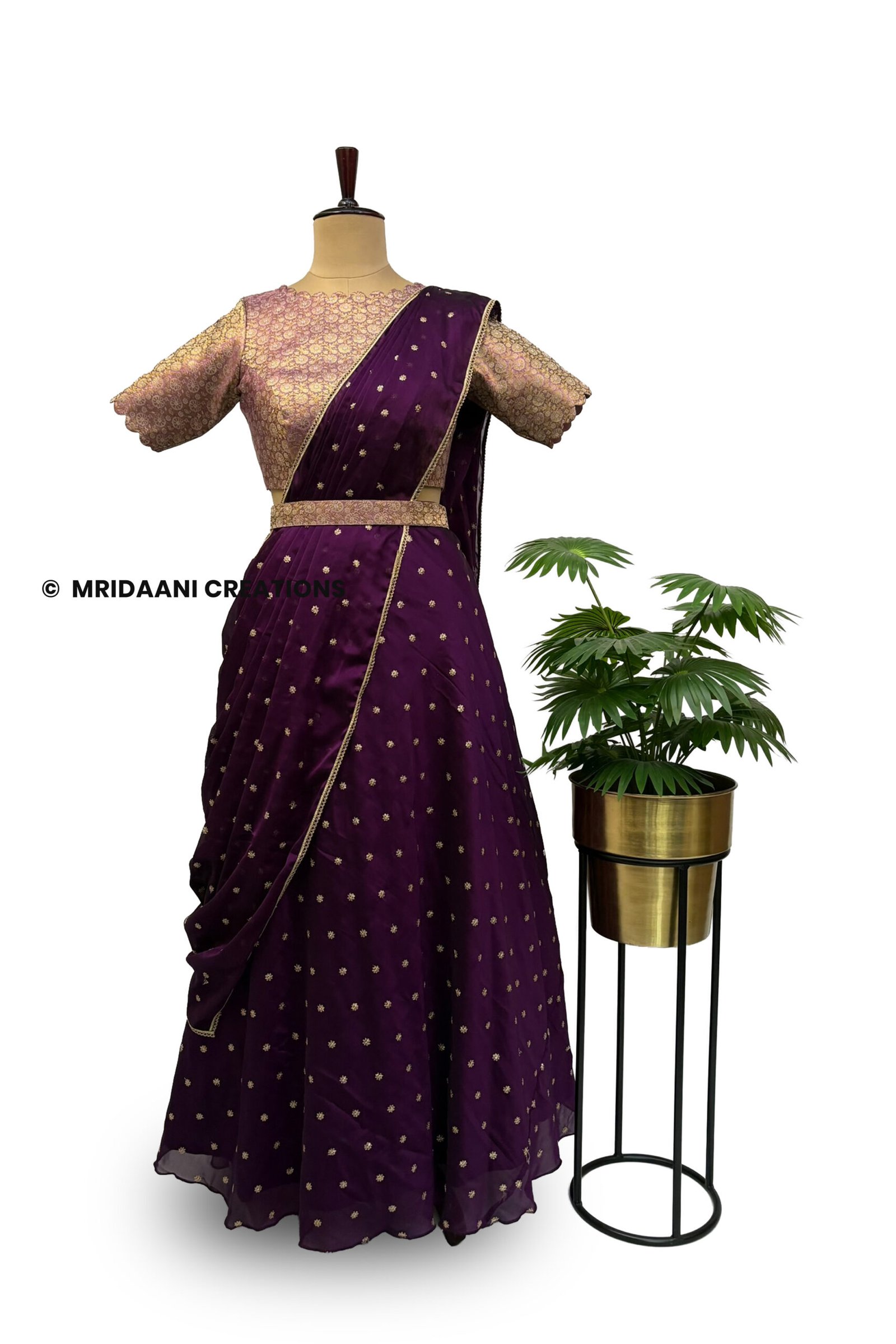 cl4.jpg SITARA – Brocade & Chiffon Embroidered Lehenga Set - Image 1